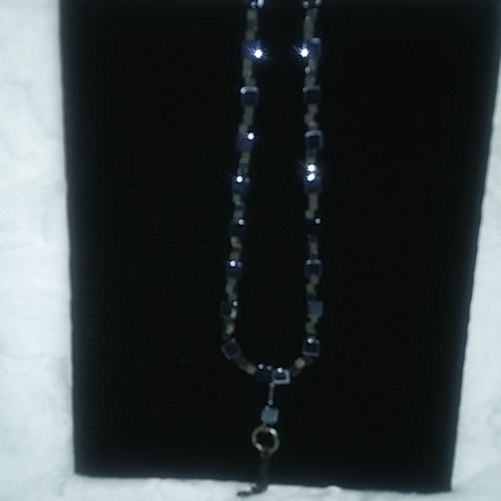 Earring & Necklace Set - Picture 2 of 3